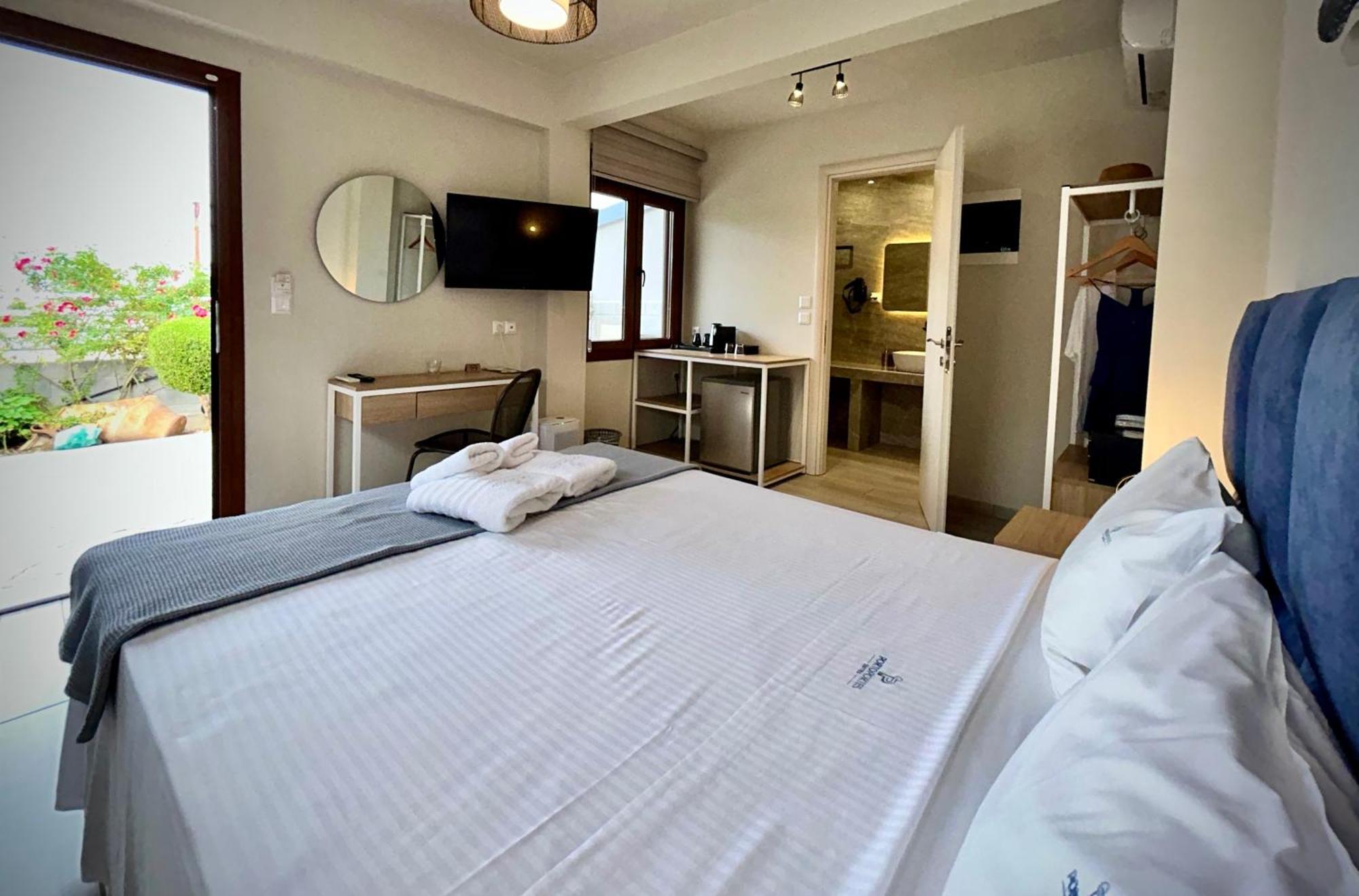 Porto Portes Suites Nea Poteidaia Buitenkant foto