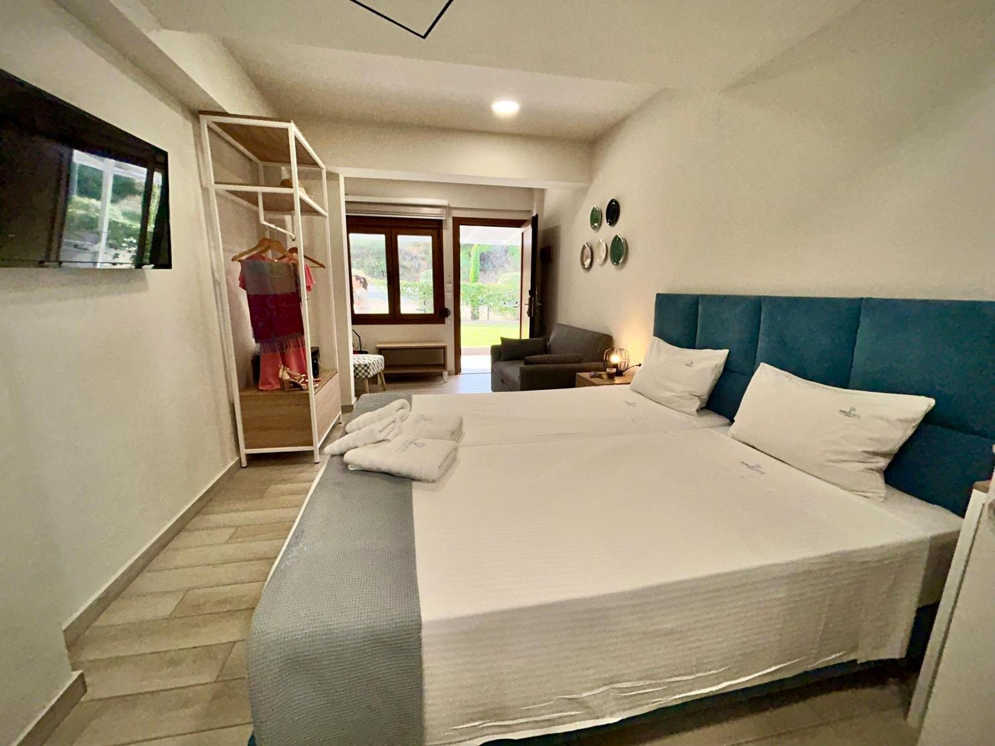Porto Portes Suites Nea Poteidaia Buitenkant foto