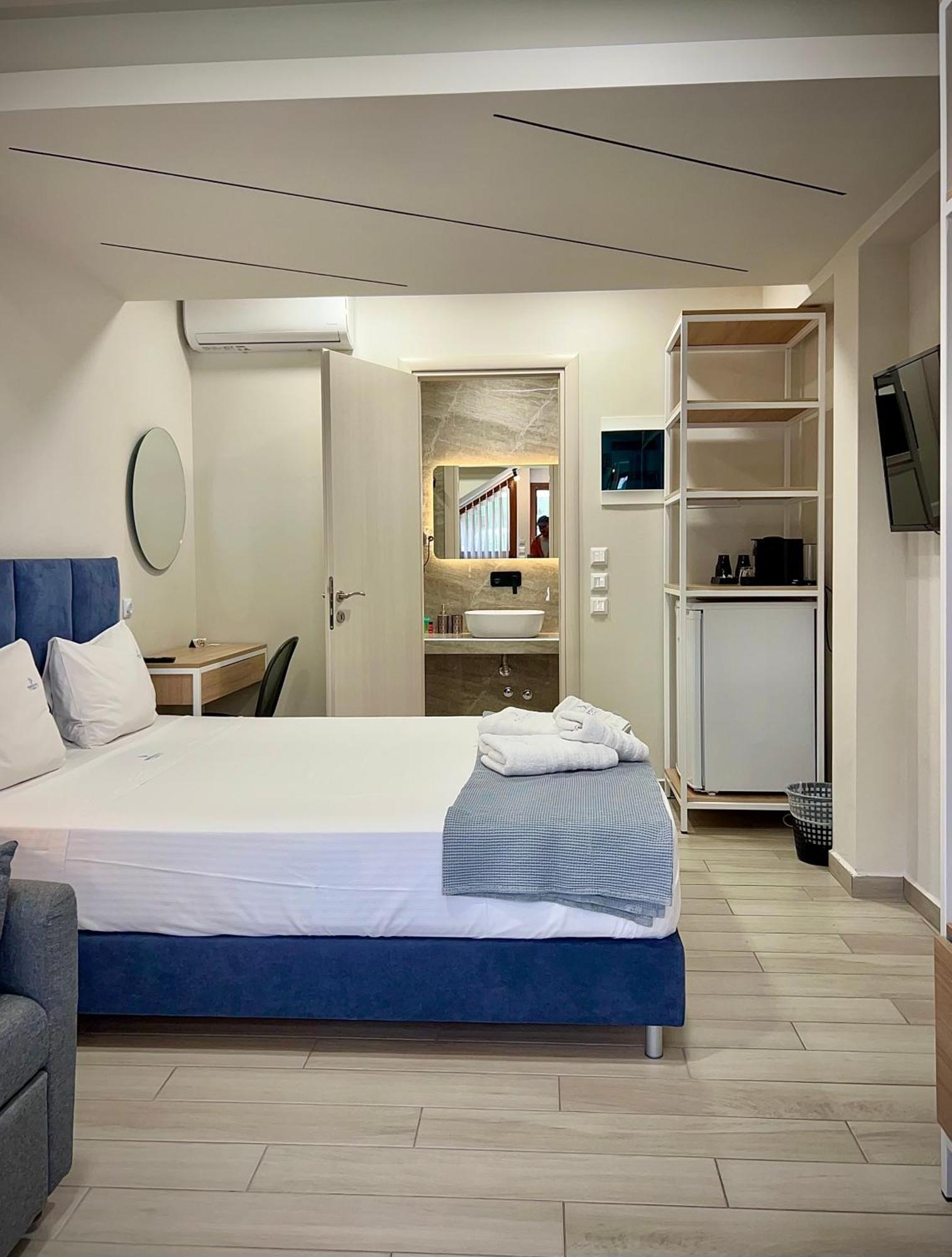 Porto Portes Suites Nea Poteidaia Buitenkant foto