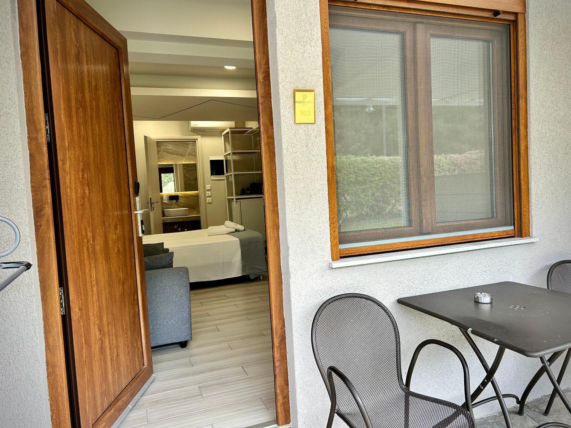 Porto Portes Suites Nea Poteidaia Buitenkant foto