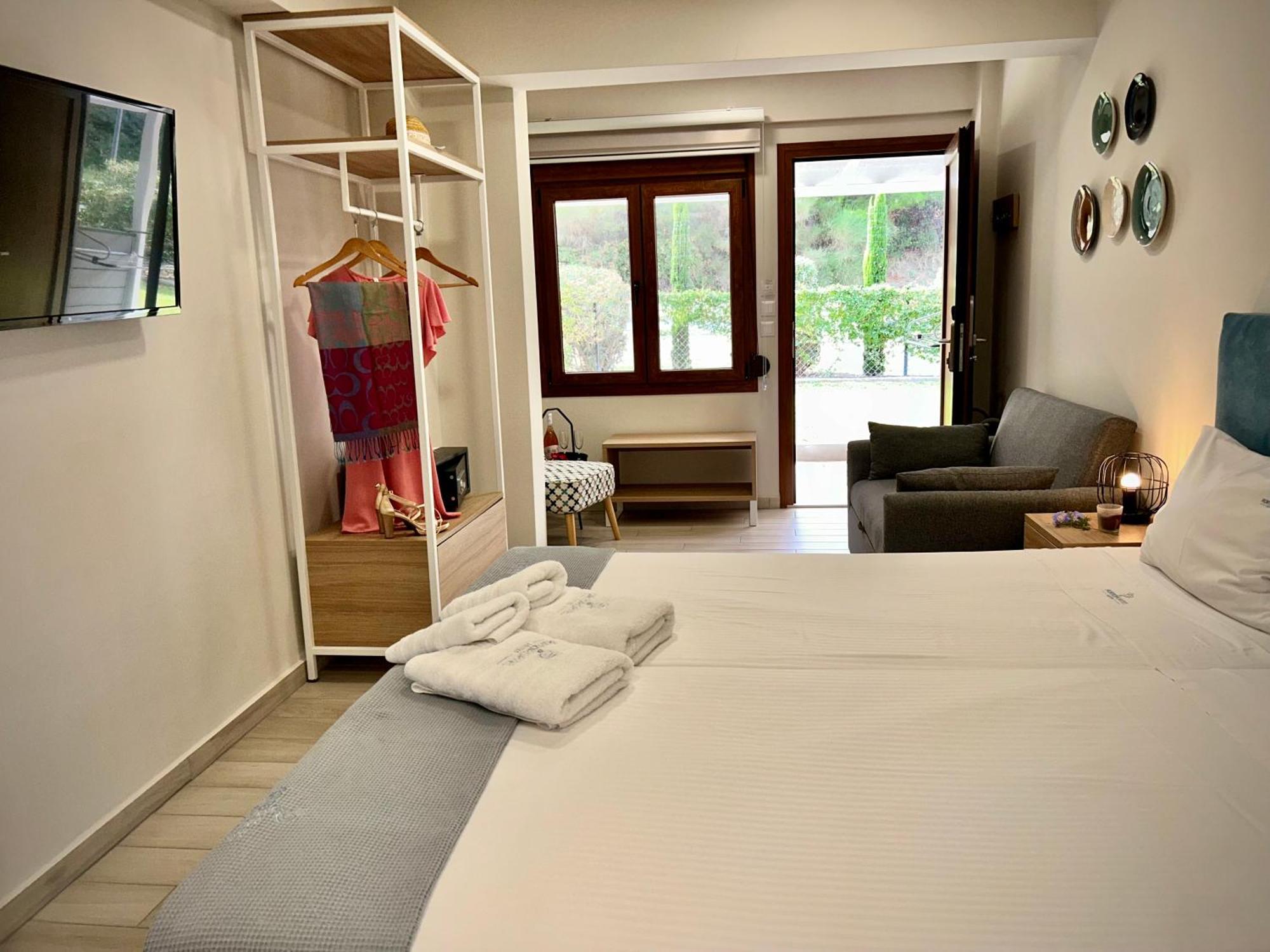 Porto Portes Suites Nea Poteidaia Buitenkant foto